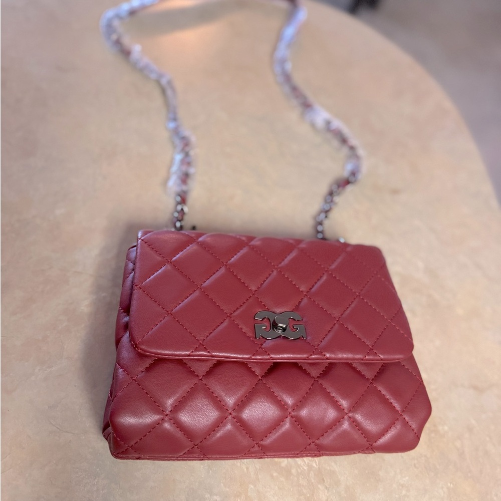 Beautiful😍 quilted Gilda Paris, crossbody gun metal braided strap bag🌸👜🌸👜
